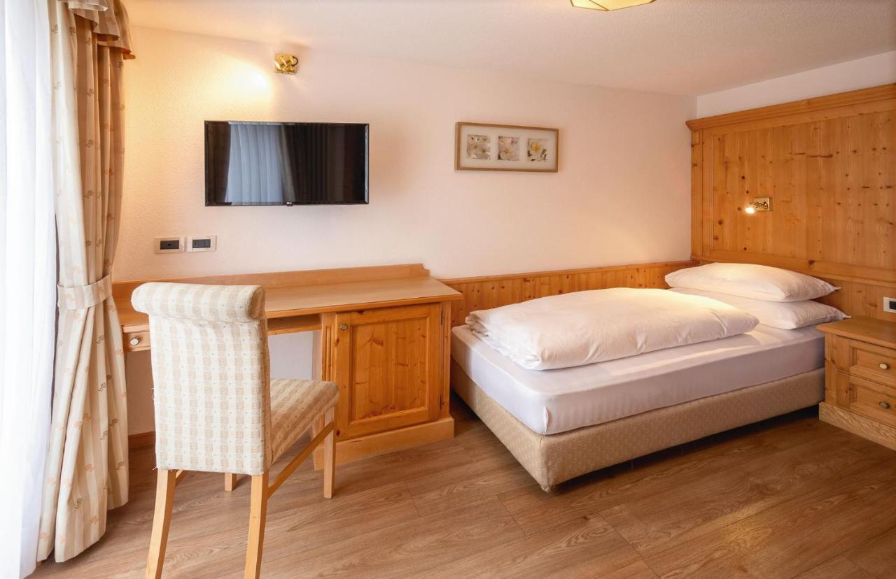 Hotel Villa Eden Corvara In Badia Extérieur photo