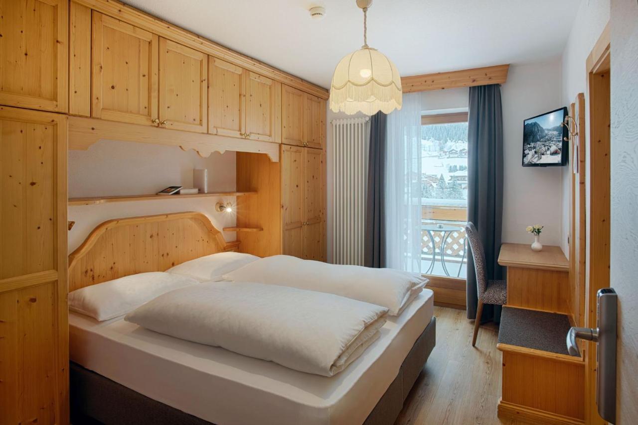 Hotel Villa Eden Corvara In Badia Extérieur photo