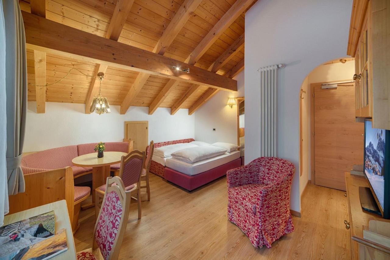 Hotel Villa Eden Corvara In Badia Extérieur photo