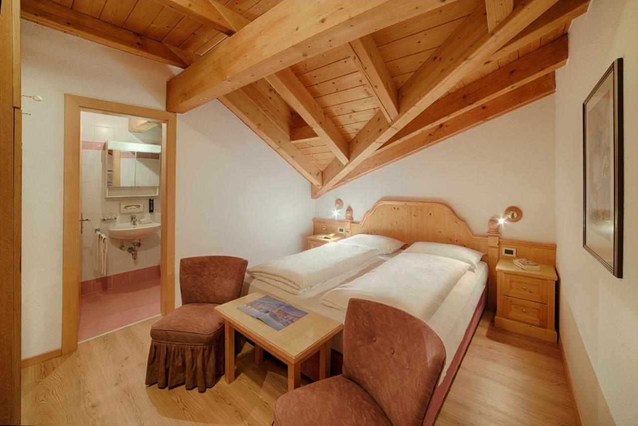 Hotel Villa Eden Corvara In Badia Extérieur photo