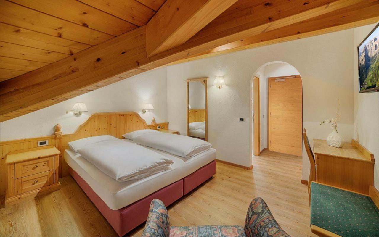 Hotel Villa Eden Corvara In Badia Extérieur photo